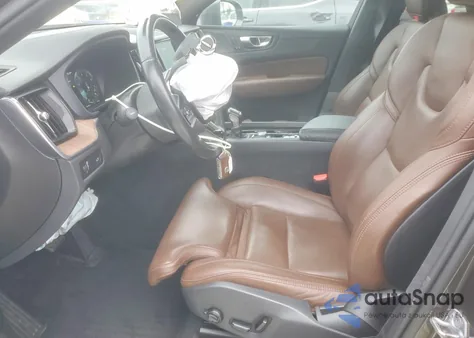 2019 Volvo Xc60 T5 Inscription z USA, uszkodzony, nr VIN LYV102RLXKB331784